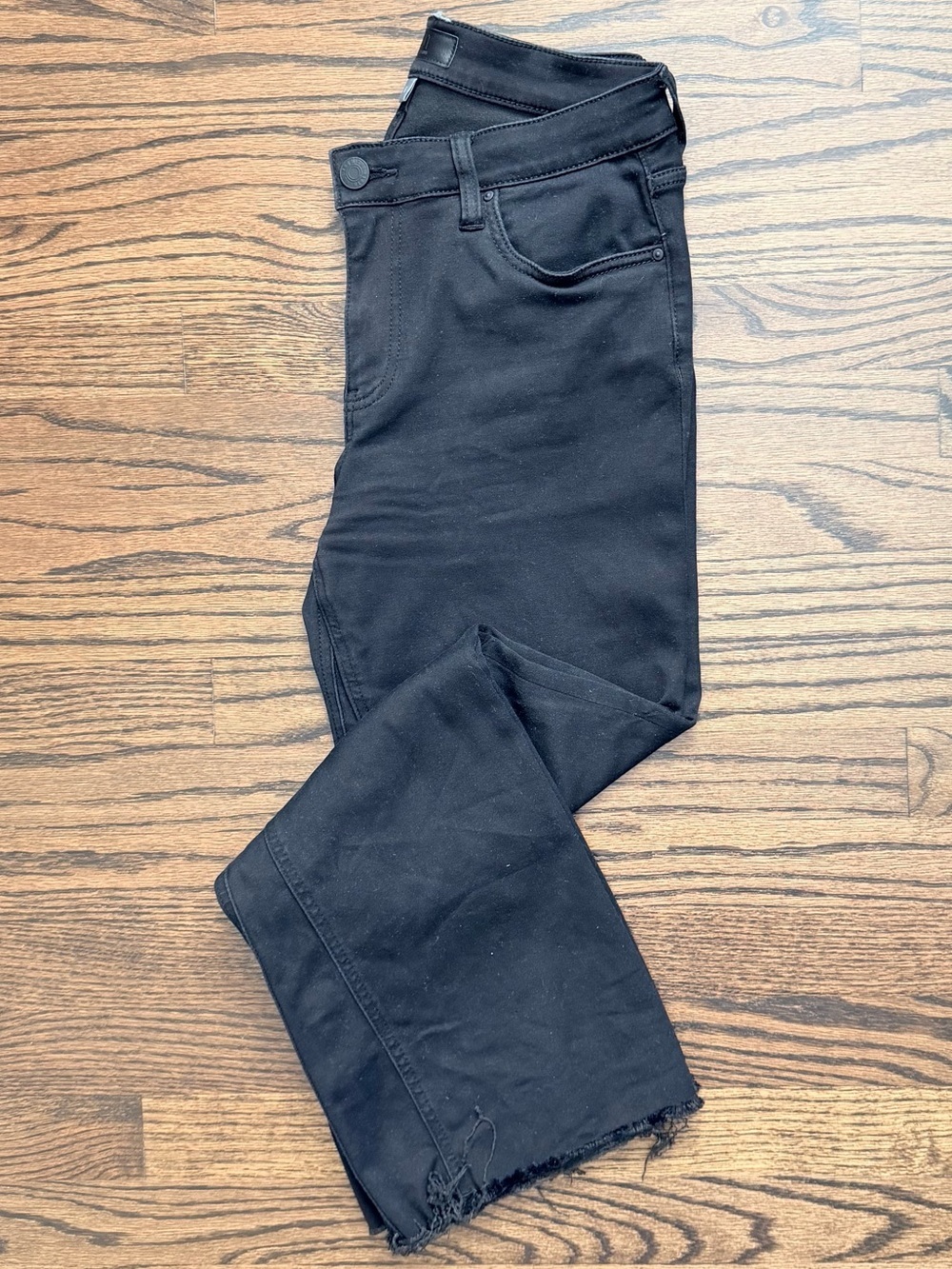 Kut from the Kloth Mid Rise Kelsey Ankle Flare Black Jeans - size 6